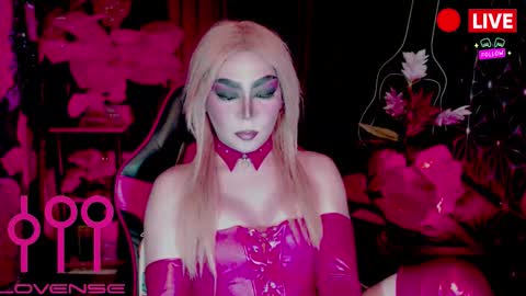 THE QUEEN ALPHA   Queen Medusa Prey online show from March 15, 4:51 am