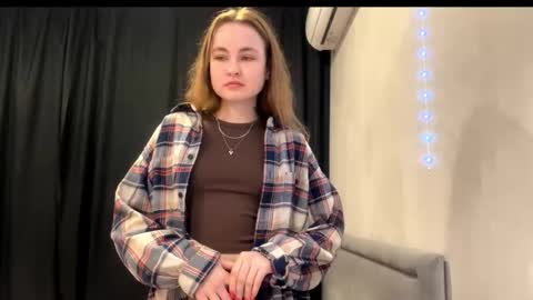 Snapshot of meehunte chatting on November 25, 3:12 pm Olivia online show from November 25, 3:12 pm