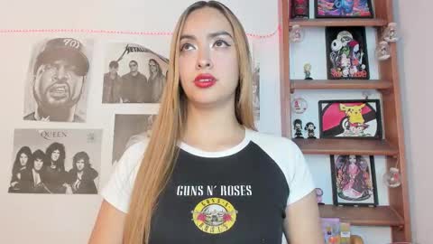 Snapshot of meeowlody chatting on October 24, 7:10 pm Emily online show from October 24, 7:10 pm