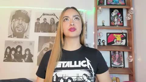 Snapshot of meeowlody chatting on November 5, 9:26 pm Emily online show from November 5, 9:26 pm