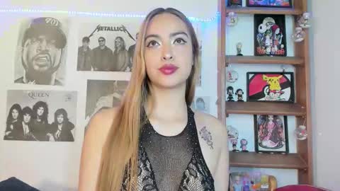 Snapshot of meeowlody chatting on November 13, 8:52 pm Emily online show from November 13, 8:52 pm