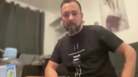 mega1185264 online show from April 28, 6:57 pm