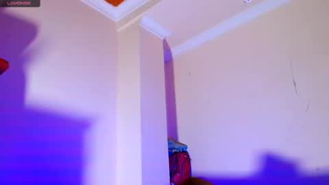 Snapshot of megan_7777 chatting on February 23, 1:46 am megan_7777 online show from February 23, 1:46 am