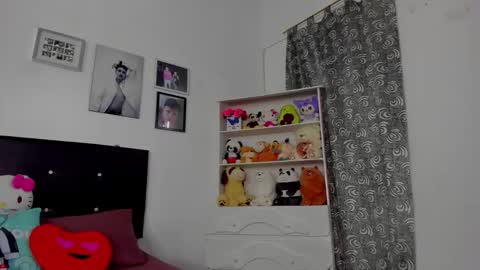 Snapshot of megan_and_clohe chatting on December 14, 6:34 pm M E G A N online show from December 14, 6:34 pm