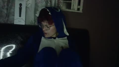 Megan and sophi online show from December 28, 7:00 am