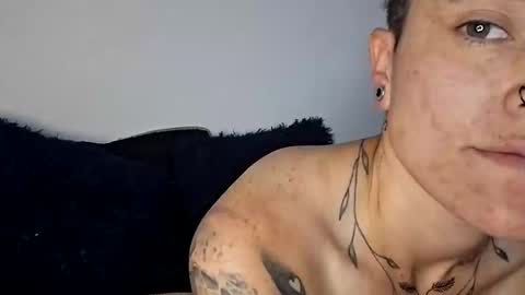 Megan and sophi online show from September 15, 7:41 am