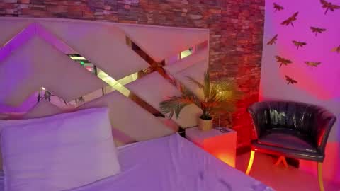     online show from January 15, 12:32 pm