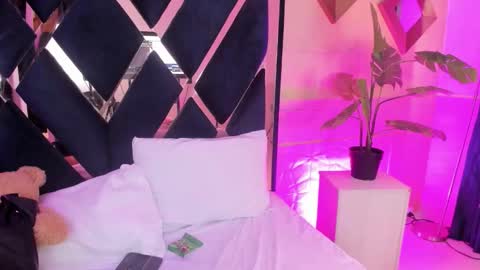     online show from February 14, 1:30 pm