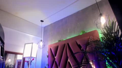 Snapshot of megan_inked_ chatting on January 11, 2:52 am online show from January 11, 2:52 am