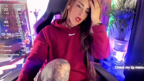 Snapshot of megan_inked_ chatting on January 11, 9:04 am online show from January 11, 9:04 am
