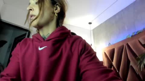 Snapshot of megan_inked_ chatting on February 2, 2:17 am online show from February 2, 2:17 am