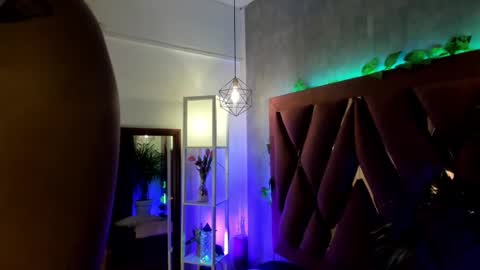 Snapshot of megan_inked_ chatting on February 14, 2:39 am online show from February 14, 2:39 am