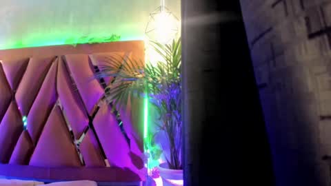 Snapshot of megan_inked_ chatting on February 16, 2:09 am online show from February 16, 2:09 am