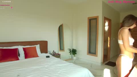 Megan   inst meg myersss online show from December 8, 1:46 am