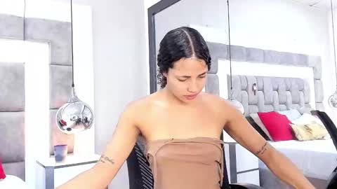 Snapshot of megan_siner chatting on November 16, 12:44 pm Megan Siner online show from November 16, 12:44 pm