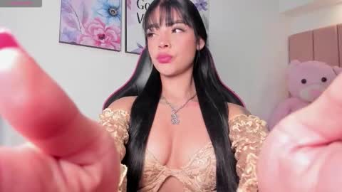 Snapshot of megan_sofiaa_ chatting on February 4, 12:00 pm Megan online show from February 4, 12:00 pm