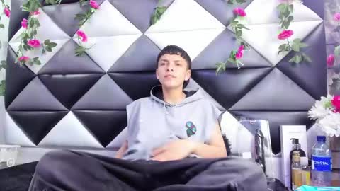 Snapshot of megan_thompsonn_ chatting on October 17, 2:26 am megan_thompsonn_ online show from October 17, 2:26 am