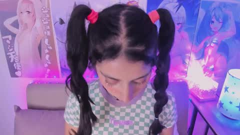 Snapshot of megan_yagami chatting on December 20, 7:33 am Megan online show from December 20, 7:33 am