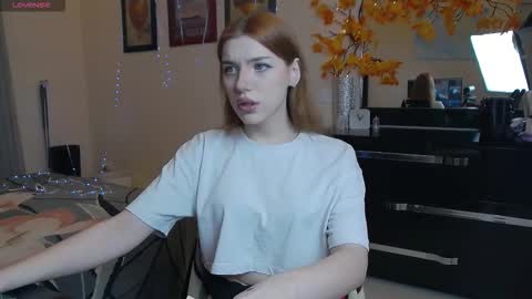 Snapshot of megancat333 chatting on December 14, 8:13 pm megancat333 online show from December 14, 8:13 pm