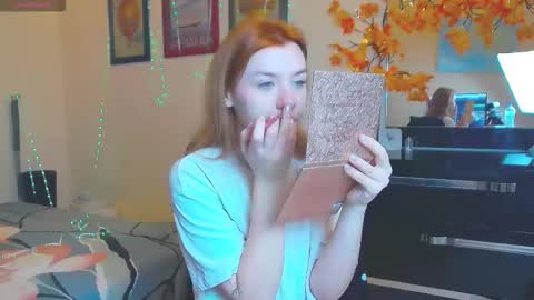 Snapshot of megancat333 chatting on December 21, 8:27 pm megancat333 online show from December 21, 8:27 pm