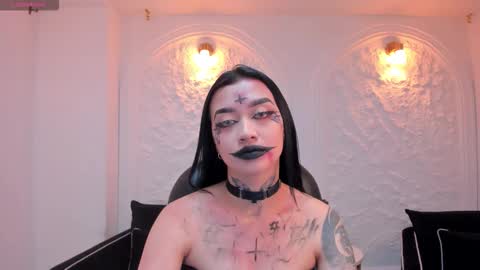 Snapshot of megancross1 chatting on November 1, 6:04 am Megan Cross online show from November 1, 6:04 am