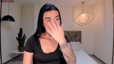 Snapshot of megancross1 chatting on November 9, 11:25 pm Megan Cross online show from November 9, 11:25 pm