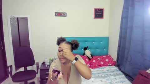 Snapshot of meganhotxx2 chatting on February 19, 2:55 am megan online show from February 19, 2:55 am