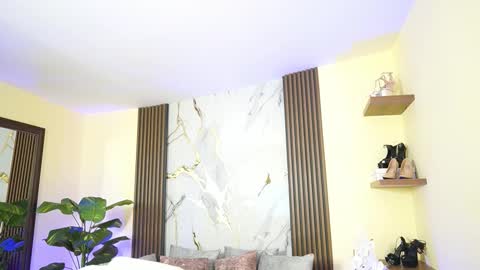 Megan Lowell online show from January 12, 11:48 am