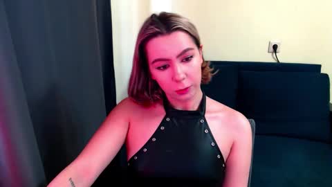 Snapshot of meganluss chatting on November 5, 5:18 am meganluss online show from November 5, 5:18 am