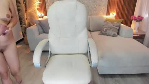 Megan  online show from December 16, 7:41 pm