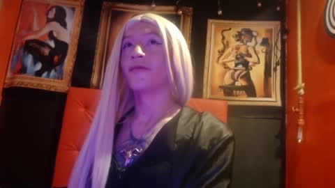 Snapshot of megannixx chatting on October 12, 4:11 am megannixx online show from October 12, 4:11 am
