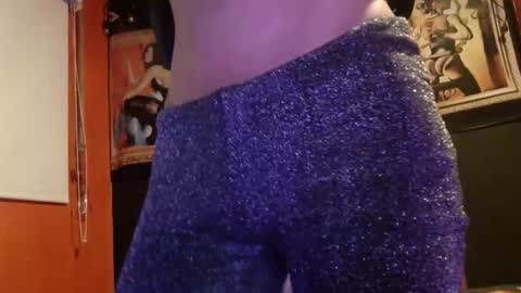 Snapshot of megannixx chatting on October 15, 5:07 am megannixx online show from October 15, 5:07 am