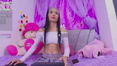 Snapshot of meganrouss7 chatting on December 3, 11:52 am Megan online show from December 3, 11:52 am