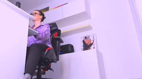 Snapshot of meganstones chatting on December 17, 6:20 pm Megan online show from December 17, 6:20 pm