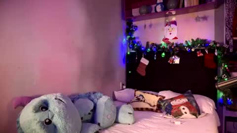 Snapshot of meganthompsonn chatting on December 24, 2:33 pm Megan online show from December 24, 2:33 pm