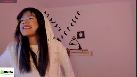 Snapshot of meganthompsonn chatting on October 2, 7:43 pm Megan online show from October 2, 7:43 pm