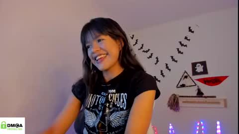 Snapshot of meganthompsonn chatting on October 5, 3:21 pm Megan online show from October 5, 3:21 pm