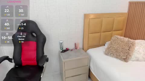 Snapshot of meganzarick chatting on September 18, 12:40 pm M E G A N online show from September 18, 12:40 pm