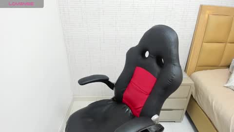 Snapshot of meganzarick chatting on September 22, 12:29 pm M E G A N online show from September 22, 12:29 pm