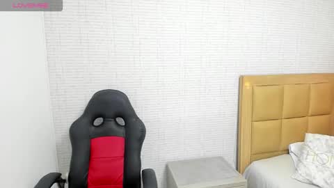 Snapshot of meganzarick chatting on September 24, 12:41 pm M E G A N online show from September 24, 12:41 pm