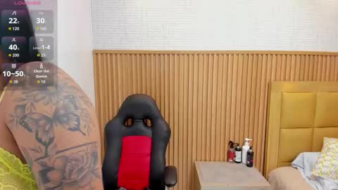 Snapshot of meganzarick chatting on October 30, 2:46 am M E G A N online show from October 30, 2:46 am