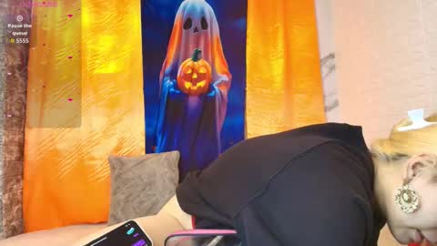 Snapshot of megganfoxy chatting on October 20, 2:01 am megganfoxy online show from October 20, 2:01 am