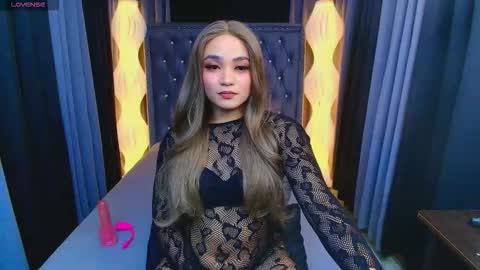 meggan  . maria shantal online show from February 3, 6:22 am