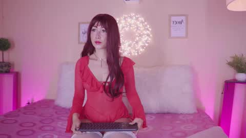 Snapshot of meggie_1j chatting on November 8, 9:46 pm Meggie 1J online show from November 8, 9:46 pm