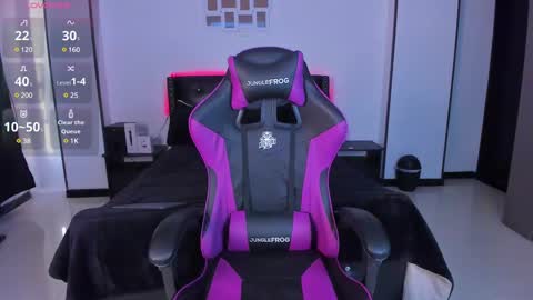 Snapshot of meghan_as chatting on February 14, 12:03 pm meghan_as online show from February 14, 12:03 pm