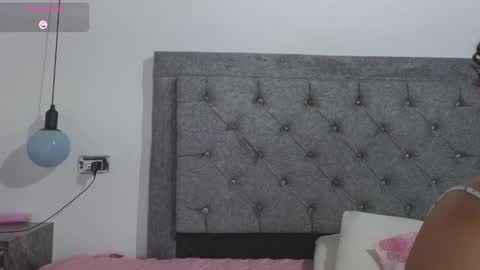 Snapshot of meghan_taylor__ chatting on November 18, 9:52 pm Meghan online show from November 18, 9:52 pm