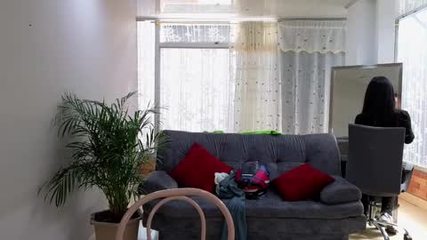 Mei online show from February 15, 7:28 pm