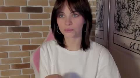 Katie  Payne online show from October 26, 3:51 pm