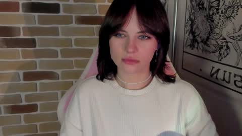 Katie  Payne online show from November 6, 3:46 pm