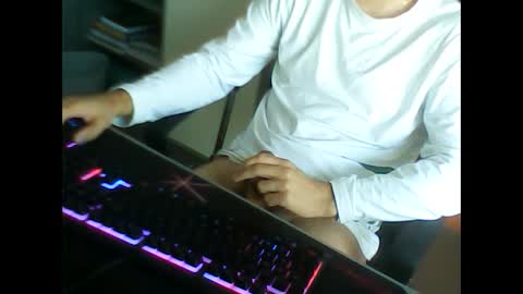 Snapshot of meks5544 chatting on September 27, 11:37 am meks5544 online show from September 27, 11:37 am